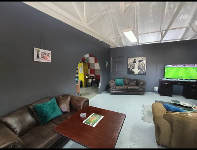 420M² BUILDING FOR SALE IN BO-DORP
